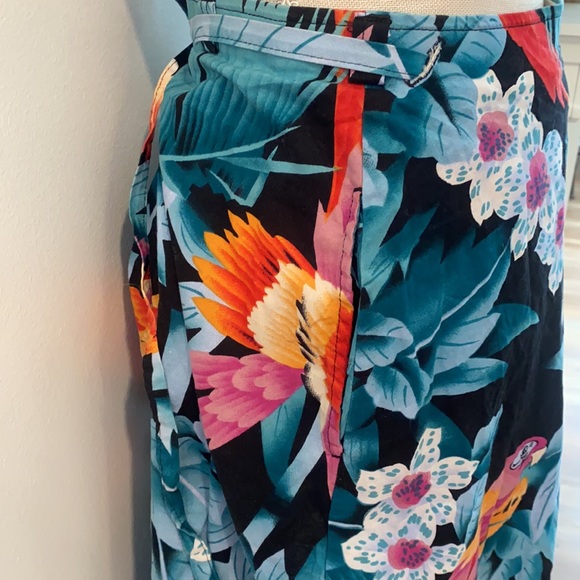 Vintage Wrap Skirt with Parrots - Picture 4 of 4